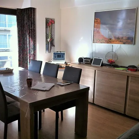Apartment Spacieux Au Coin De La